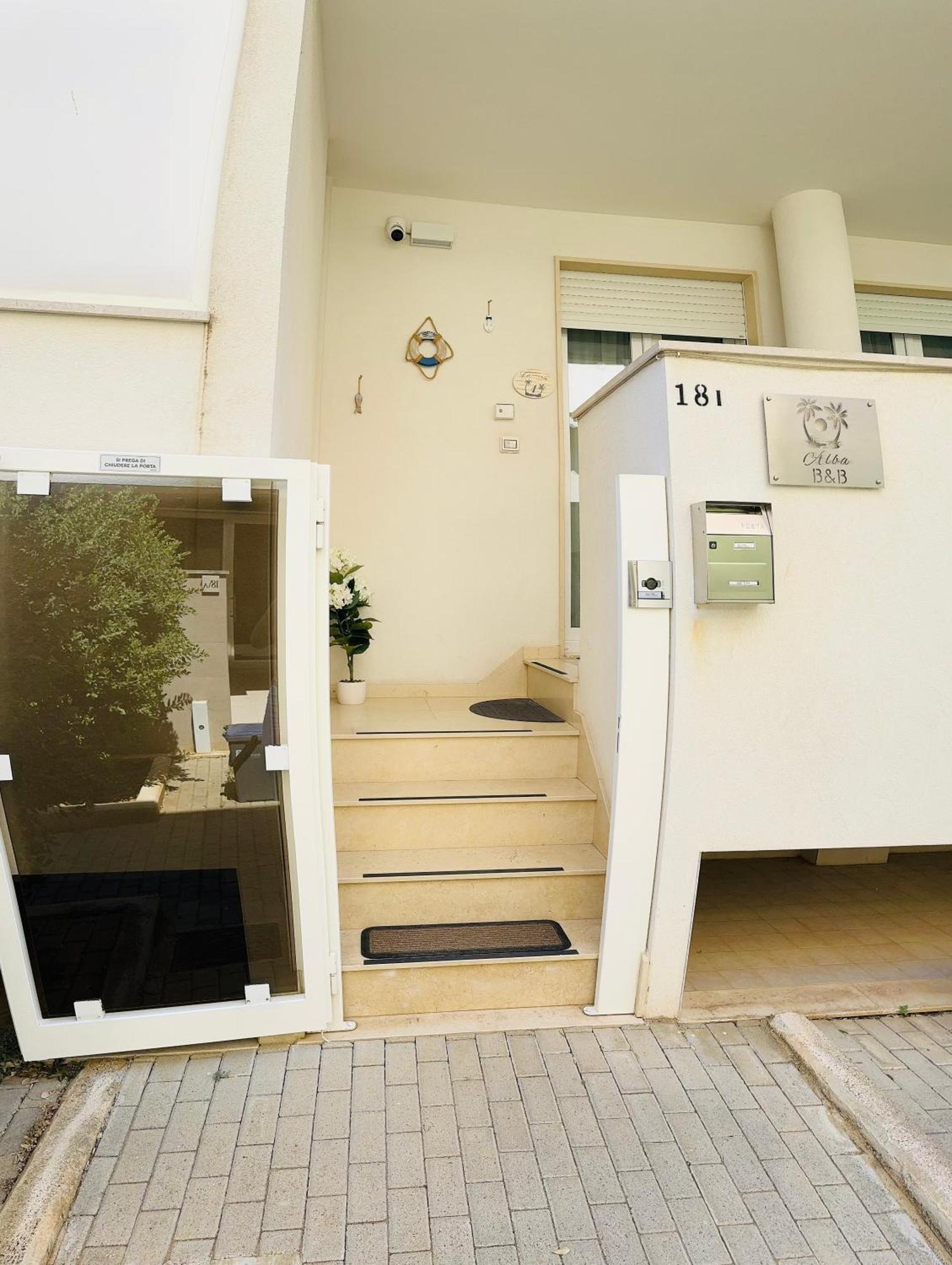 פולינאנו א מארה Alba B&B מראה חיצוני תמונה